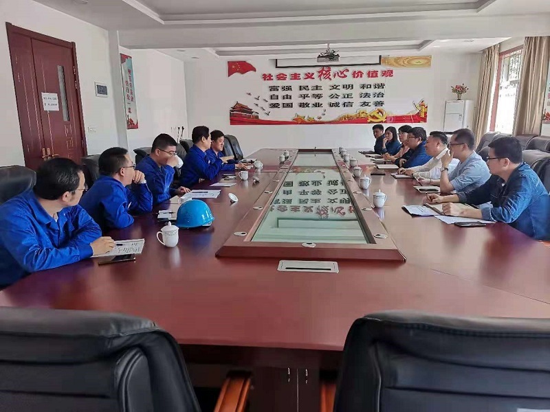 海燕集團(tuán)總經(jīng)理王海峰一行7人深入黑貓焦化本部考察學(xué)習(xí)交流